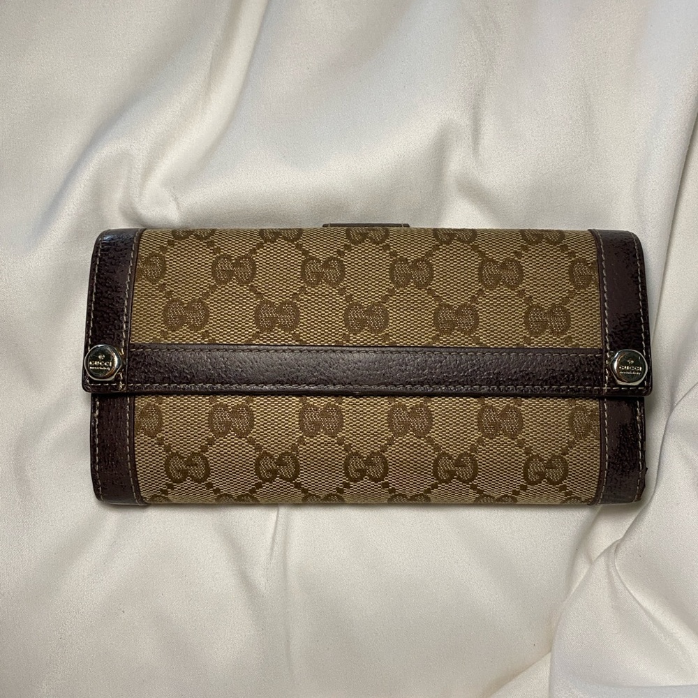 Gucci GG Crystal Monogram Continental Charmy Wallet